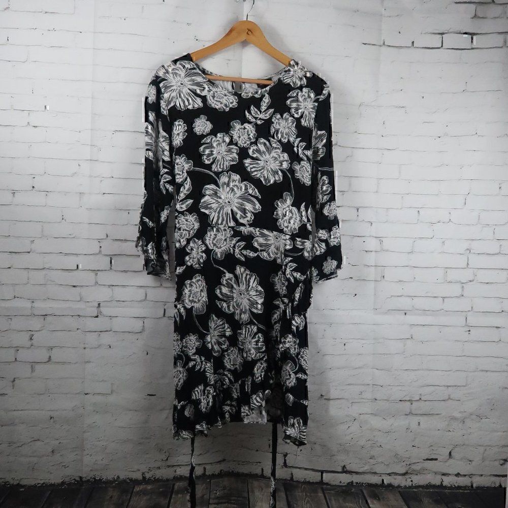 WHO WHAT WEAR BLACK & WHITE FLORAL LONG SLEEVE ROUND NECK TIE WAIST DRESS
